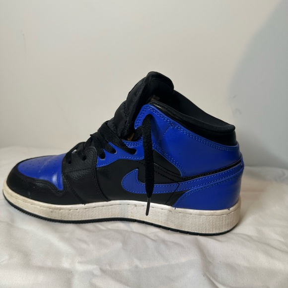 Jordan 1 Mid Black Royal Blue .Comes with authentic shoebox - Picture 5 of 6